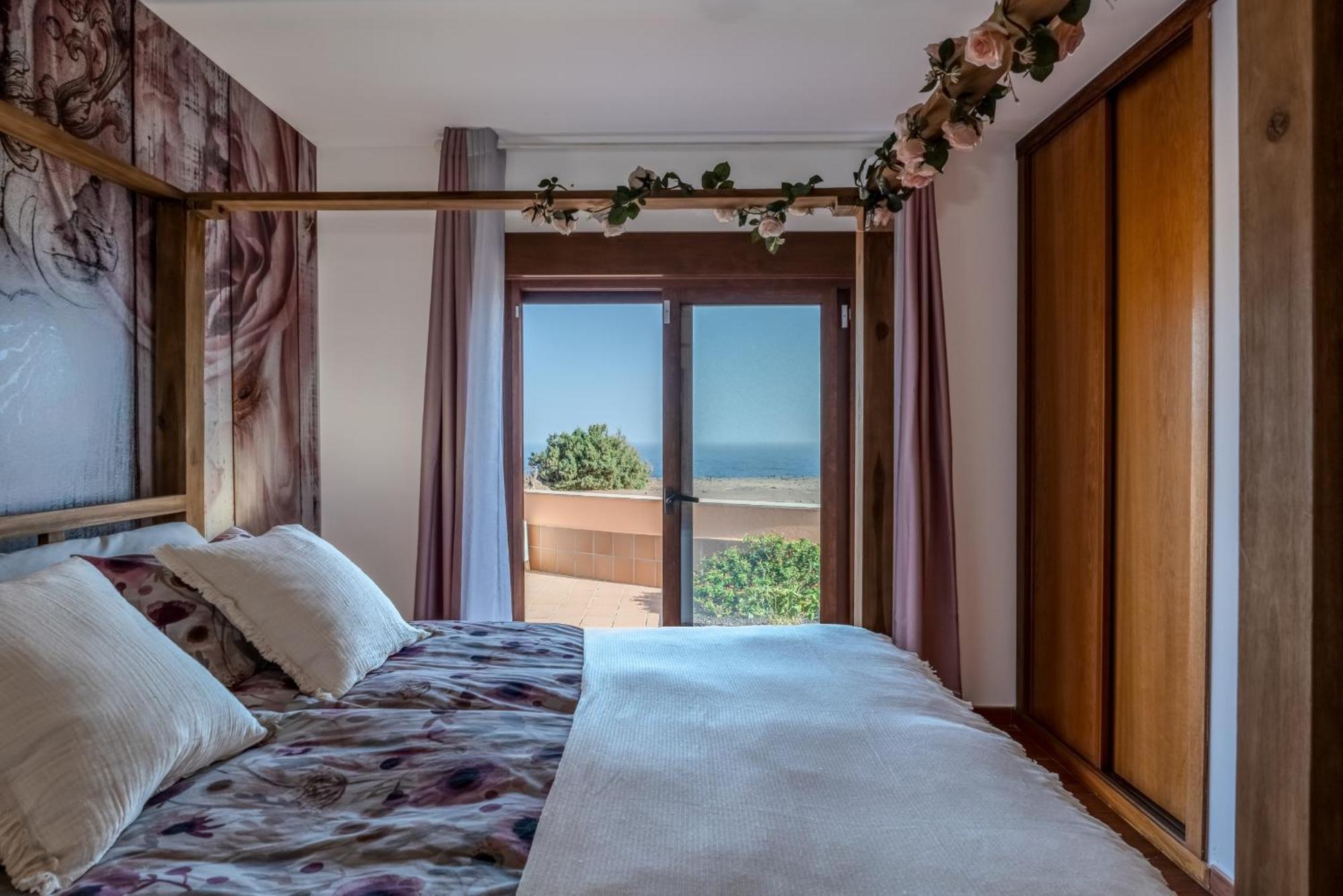 Villa Oceana - Cliffside Retreat Costa De Antigua Dış mekan fotoğraf